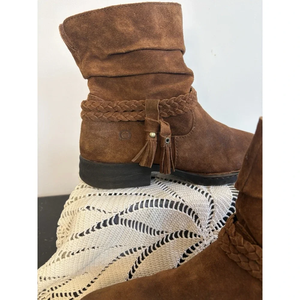 Size 9 BORN OUVEA Zip Boot Rust Brown Distress Suede Braided Tassle-pre Owned